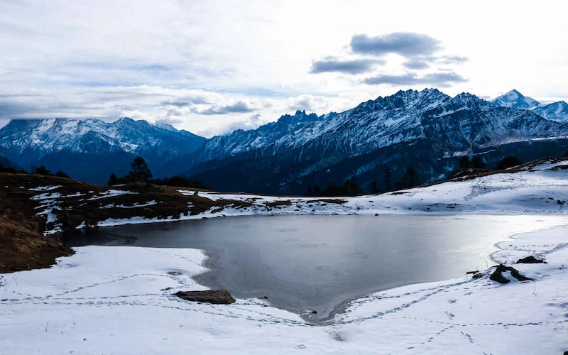 Panoramic mountain view from the Curzon Trail near Kuari Pass