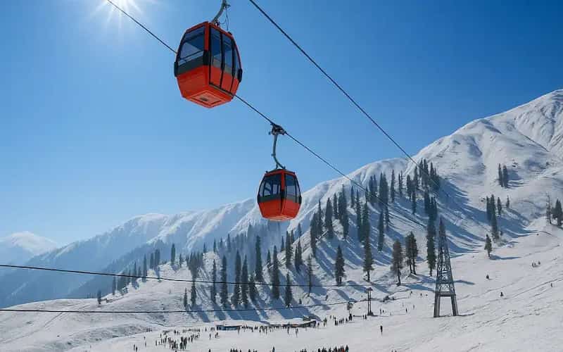 Trekking near the beautiful Auli ski slopes