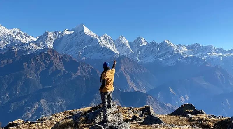 The stunning 180-degree panorama of the Panchachuli range from Khaliya Top